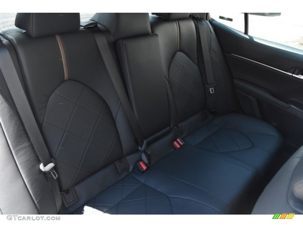 2018 Camry XLE - Wind Chill Pearl / Black photo #19