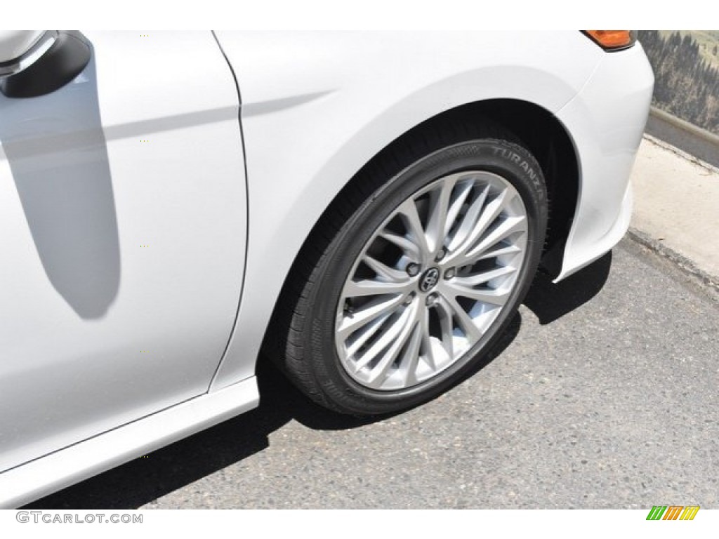 2018 Camry XLE - Wind Chill Pearl / Black photo #35