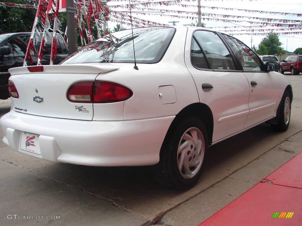 1999 Cavalier LS Sedan - Bright White / Neutral photo #5