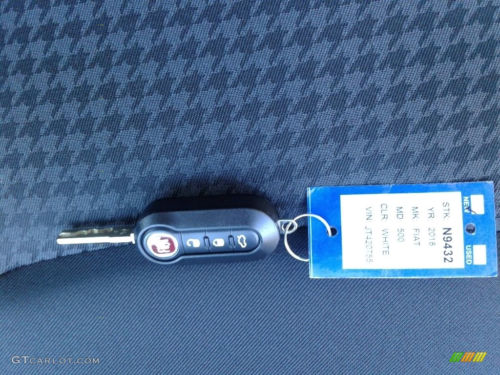 2018 Fiat 500 Pop Keys Photos