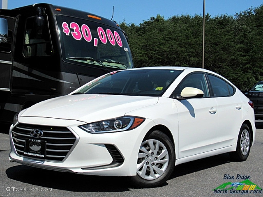 White Hyundai Elantra