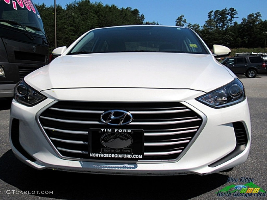 2017 Elantra SE - White / Beige photo #8