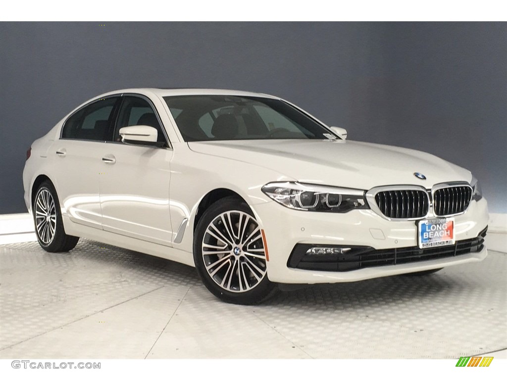 2018 5 Series 530i Sedan - Alpine White / Black photo #12