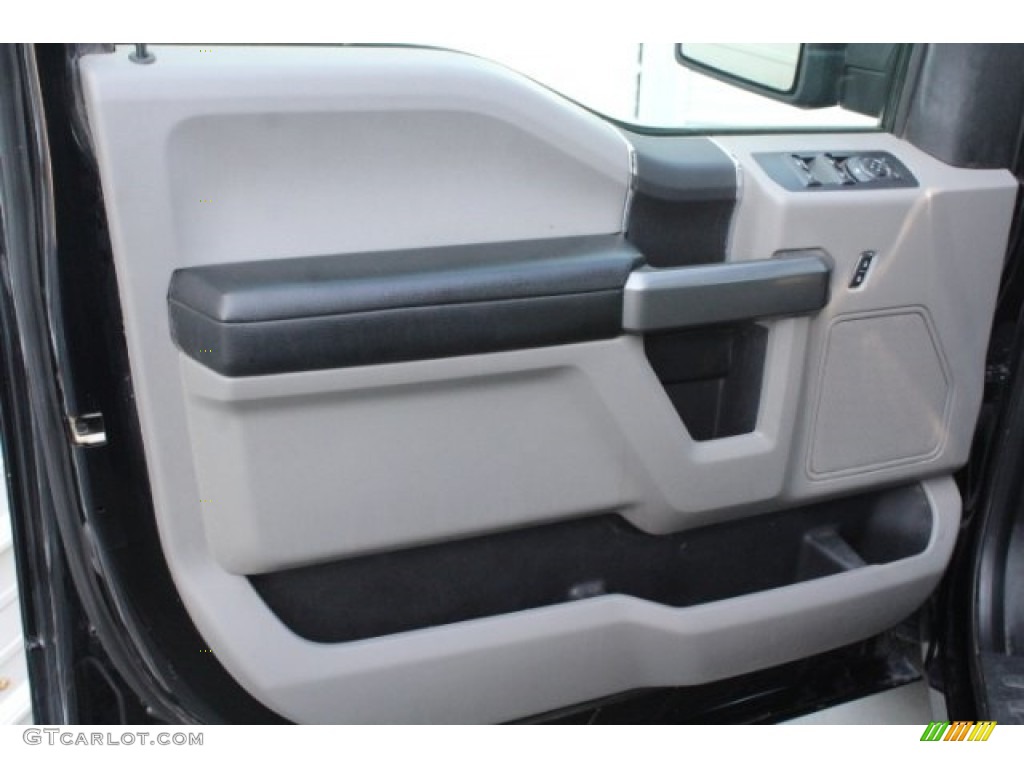 2017 F150 XLT SuperCrew - Shadow Black / Black photo #15
