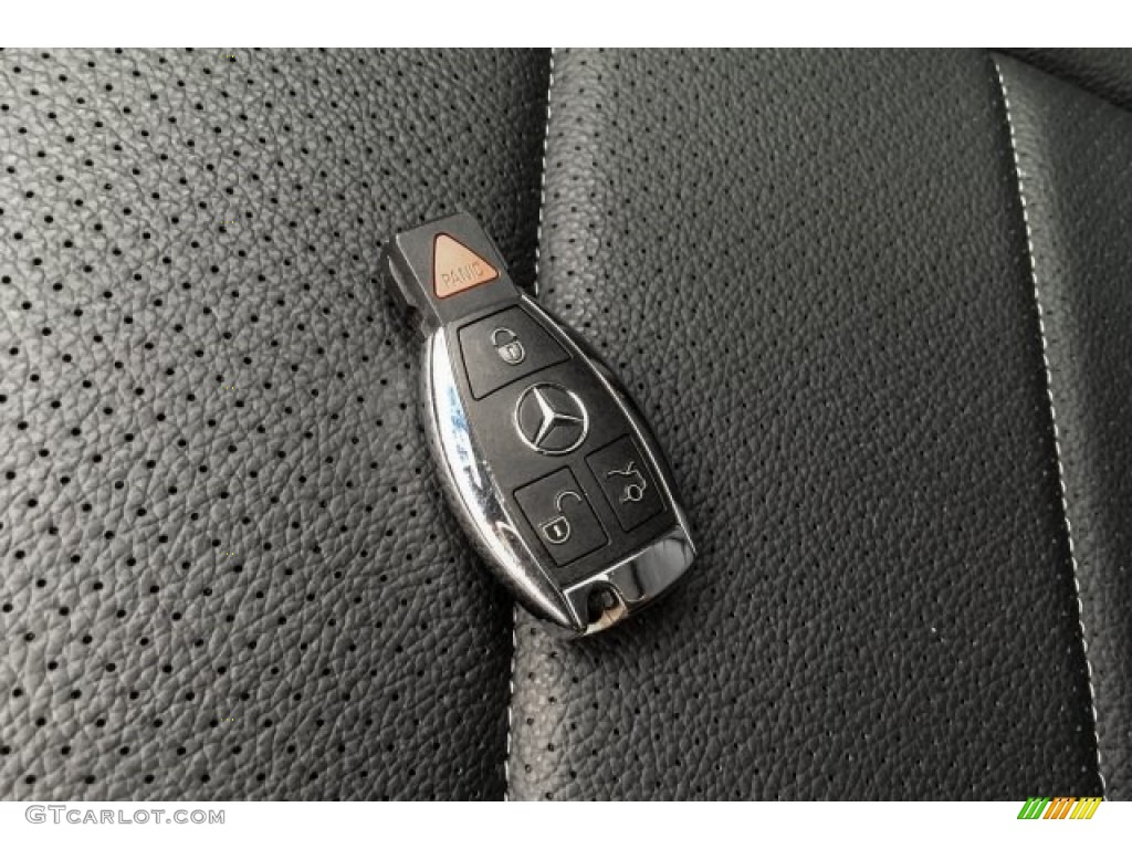 2017 GLC 300 - Polar White / Black photo #11