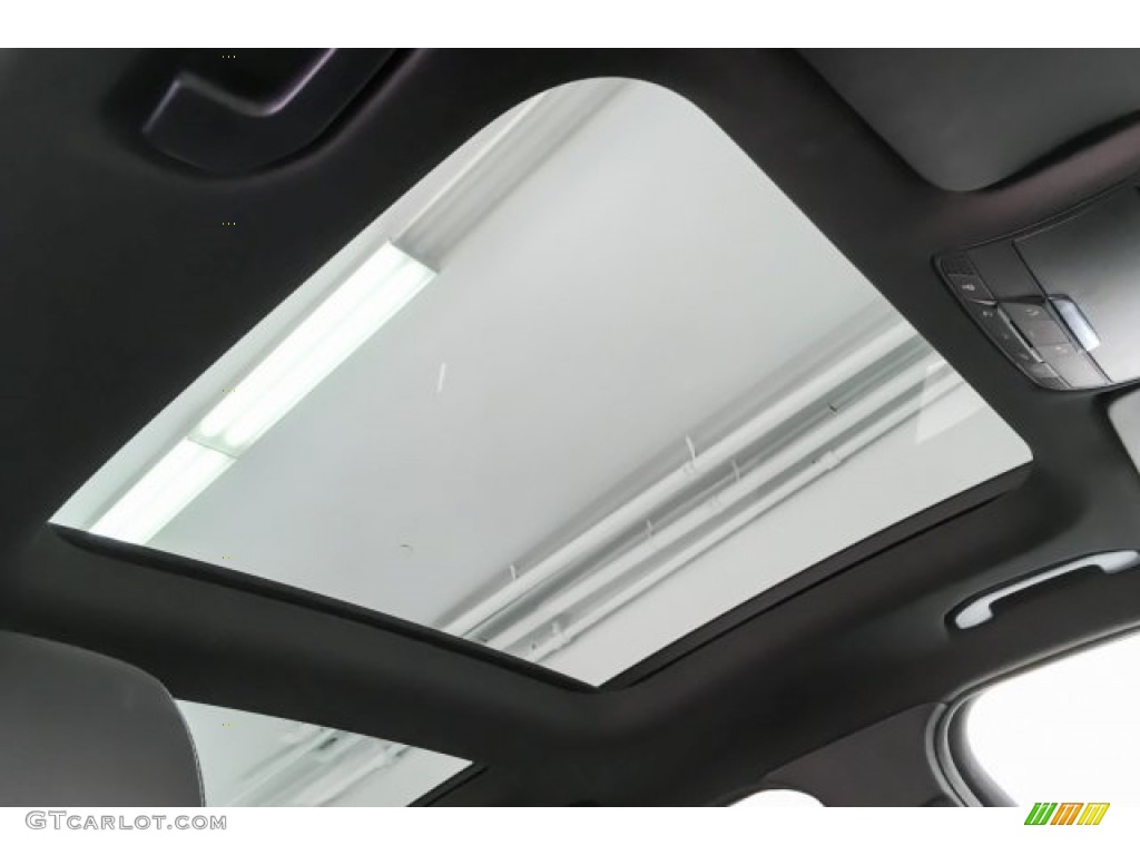 2017 GLC 300 - Polar White / Black photo #28