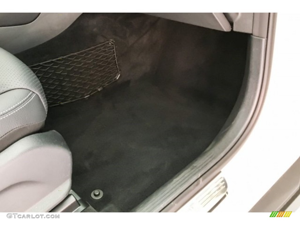 2017 GLC 300 - Polar White / Black photo #29