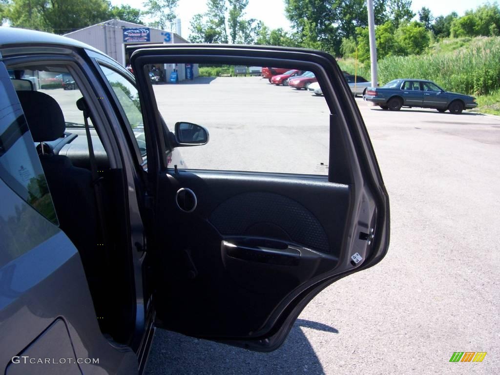 2007 Aveo 5 LS Hatchback - Medium Gray / Charcoal Black photo #19