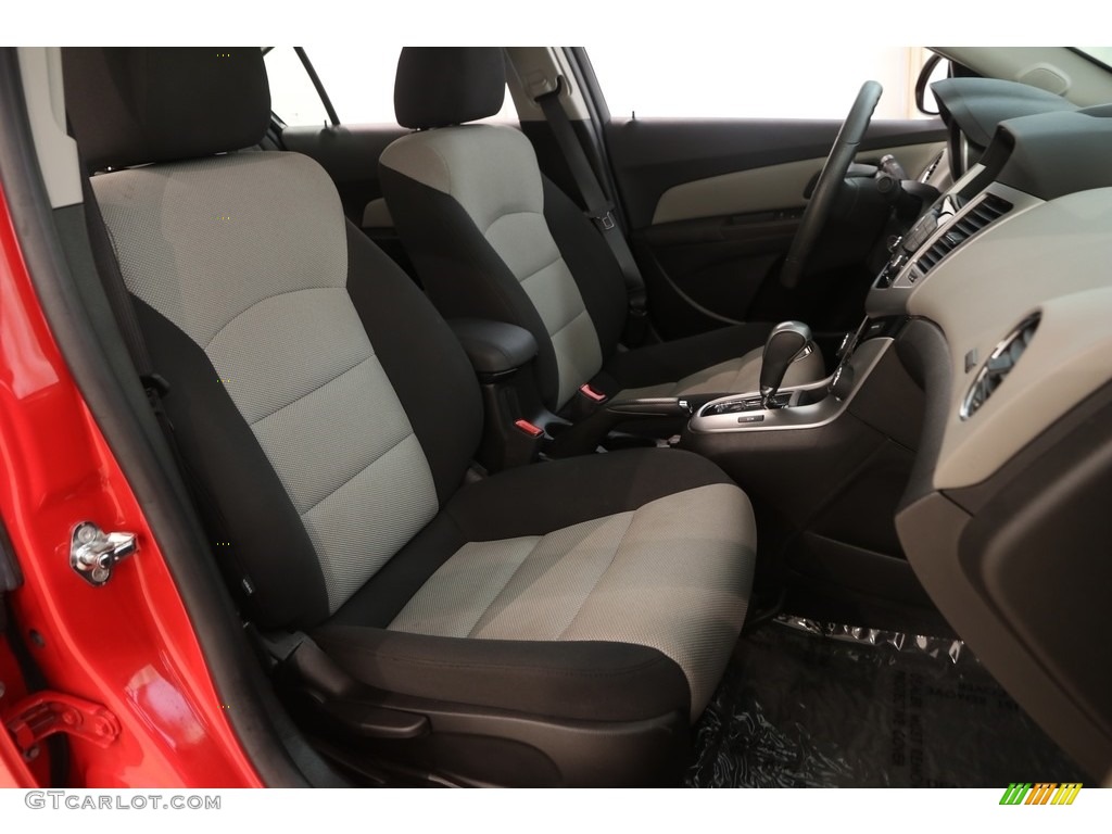 2015 Cruze LS - Red Hot / Jet Black/Medium Titanium photo #11