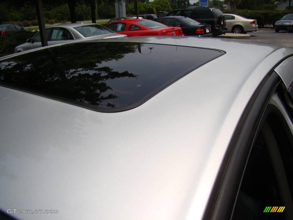2004 Sebring Limited Sedan - Bright Silver Metallic / Black photo #27