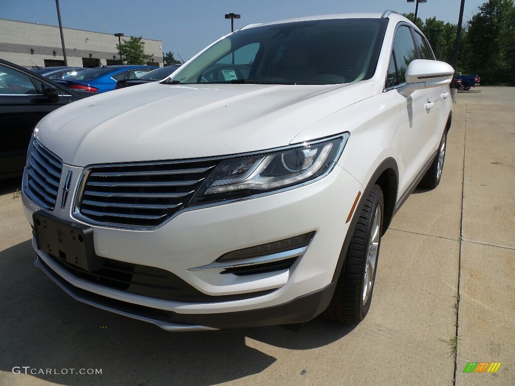 White Platinum Lincoln MKC