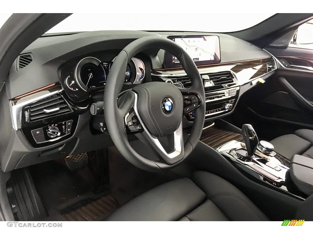 2018 5 Series 530i Sedan - Alpine White / Black photo #5