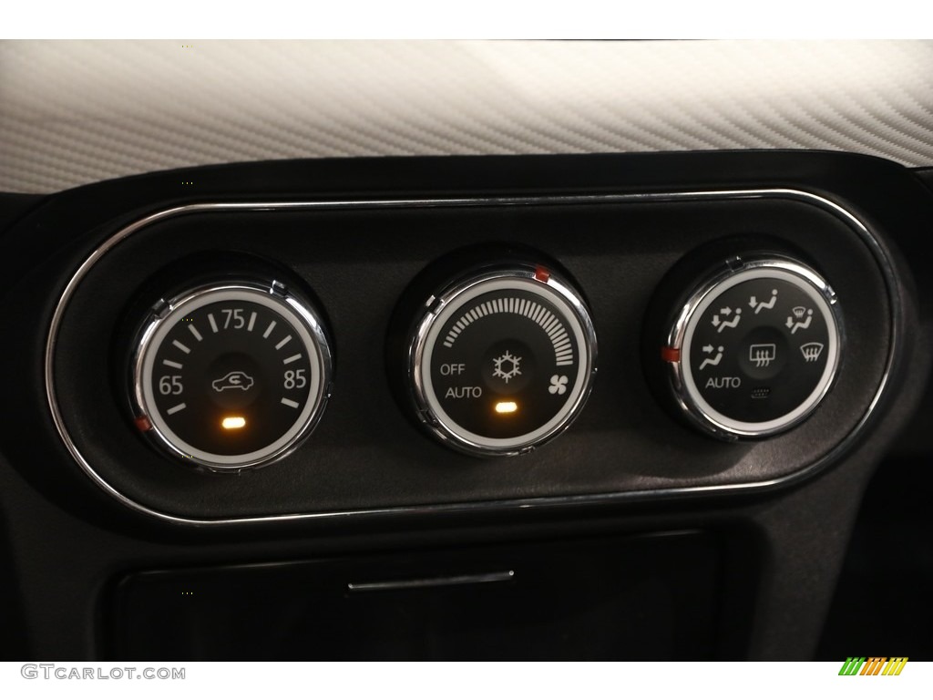 2015 Mitsubishi Lancer Evolution Final Edition Controls Photos