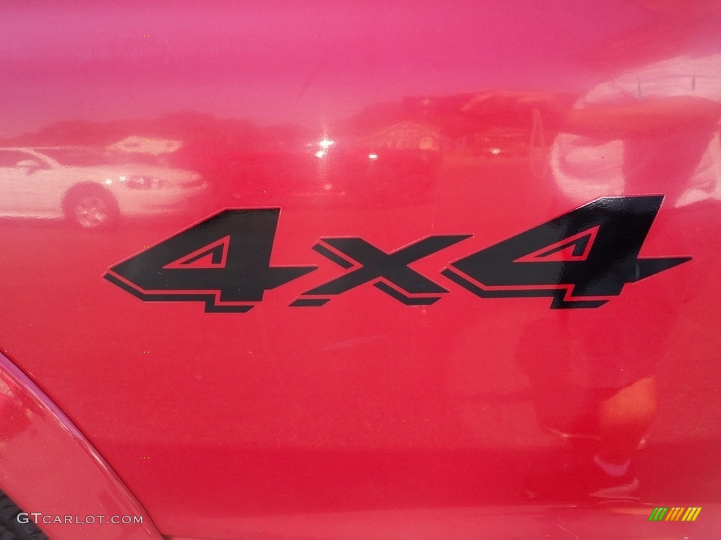 2004 Dakota SXT Club Cab 4x4 - Flame Red / Dark Slate Gray photo #18