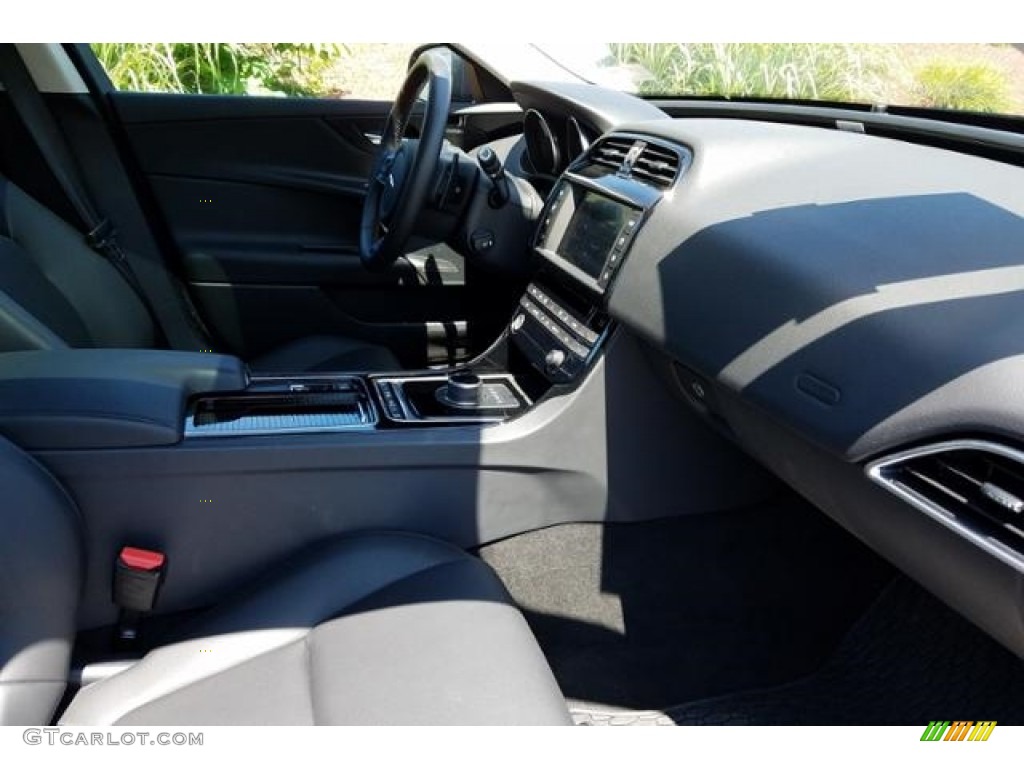 2018 XE 25t Premium AWD - Loire Blue Metallic / Ebony photo #3