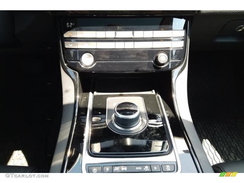 2018 XE 25t Premium AWD - Loire Blue Metallic / Ebony photo #12
