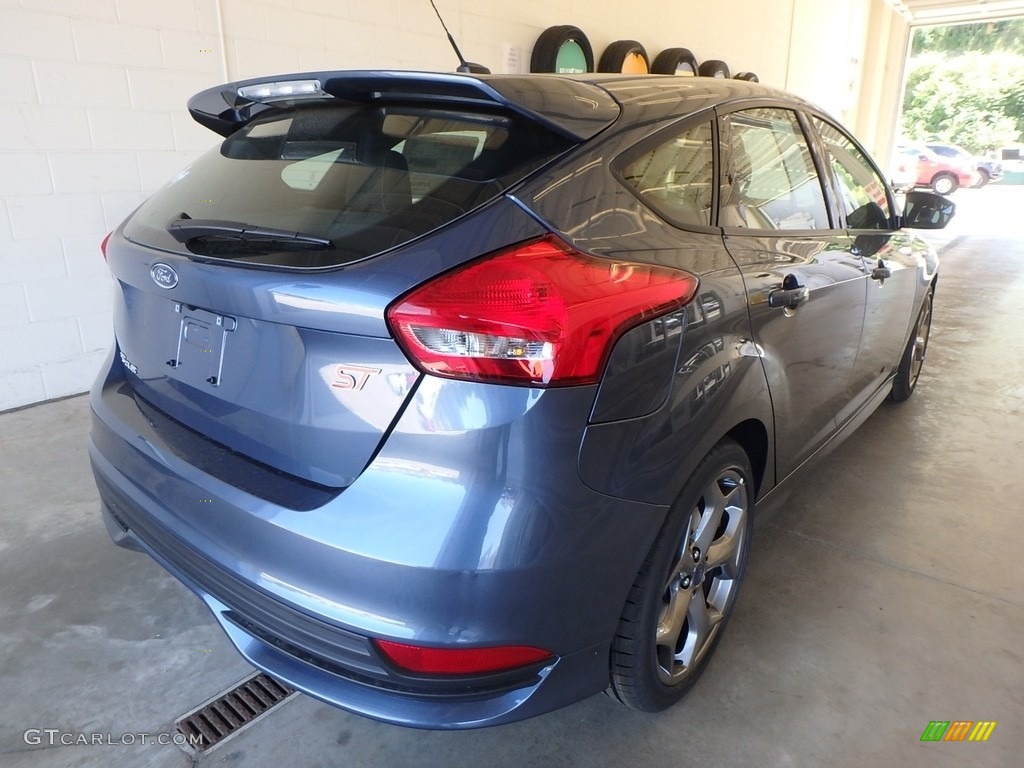 2018 Focus ST Hatch - Blue Metallic / Charcoal Black photo #2