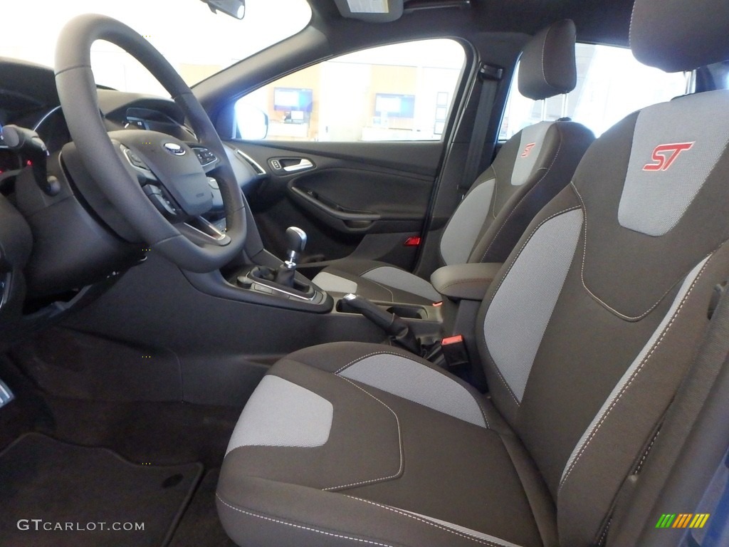 2018 Focus ST Hatch - Blue Metallic / Charcoal Black photo #6