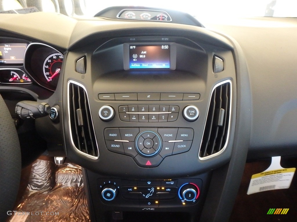 2018 Ford Focus ST Hatch Controls Photo #128225669
