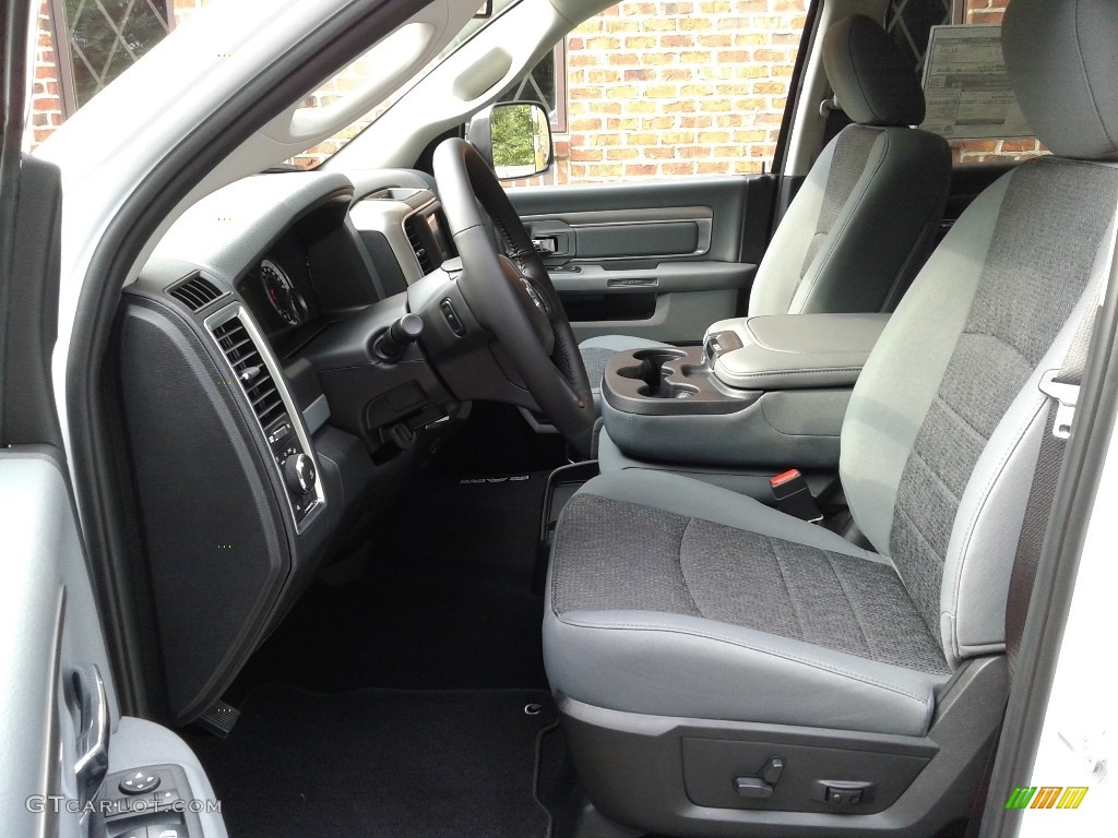 2018 1500 Big Horn Crew Cab 4x4 - Bright White / Black/Diesel Gray photo #10
