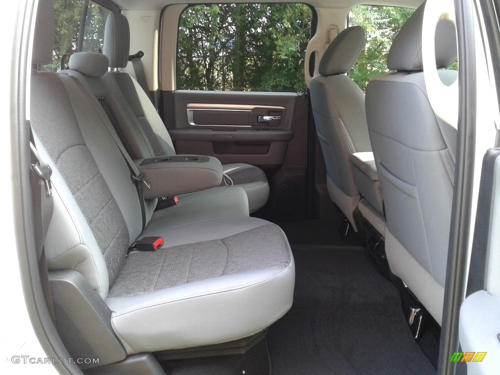 2018 1500 Big Horn Crew Cab 4x4 - Bright White / Black/Diesel Gray photo #14