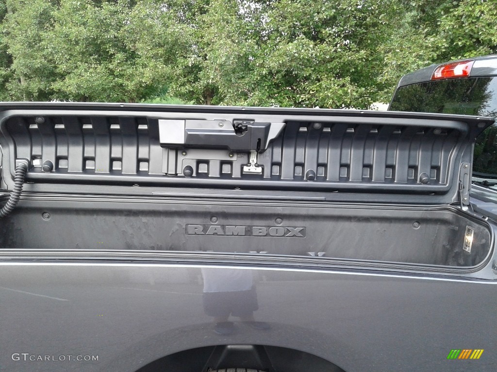 2018 1500 Tradesman Quad Cab 4x4 - Granite Crystal Metallic / Black/Diesel Gray photo #28