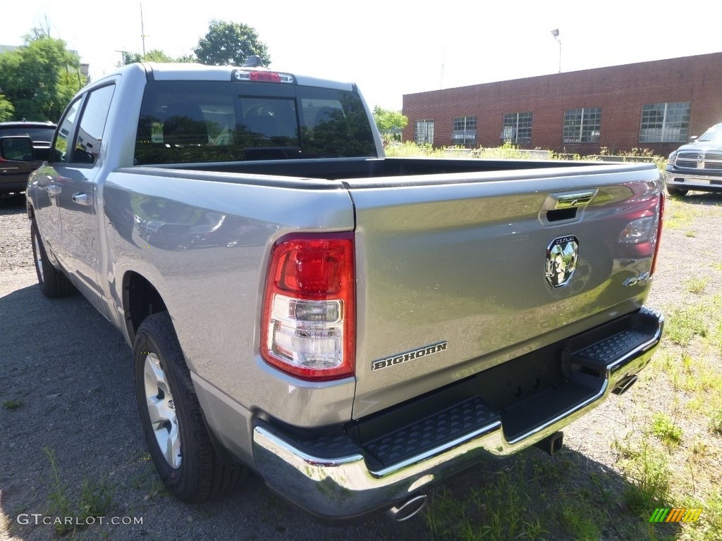 2019 1500 Big Horn Crew Cab 4x4 - Billett Silver Metallic / Black photo #3