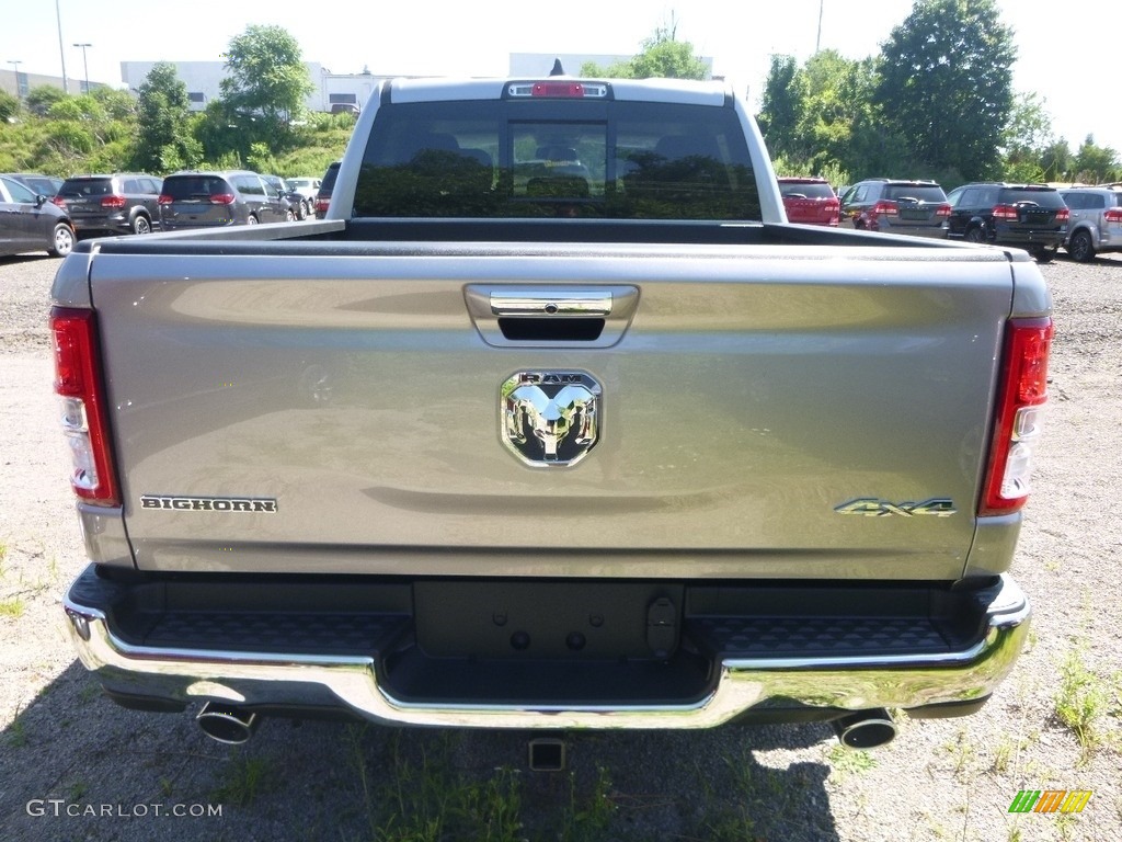 2019 1500 Big Horn Crew Cab 4x4 - Billett Silver Metallic / Black photo #4