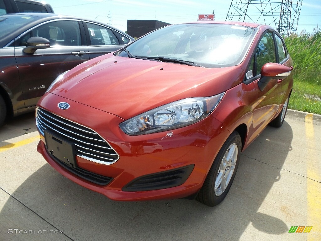 2018 Fiesta SE Sedan - Hot Pepper Red / Charcoal Black photo #1