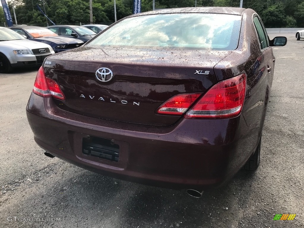 2005 Avalon XLS - Cassis Red Pearl / Light Gray photo #7