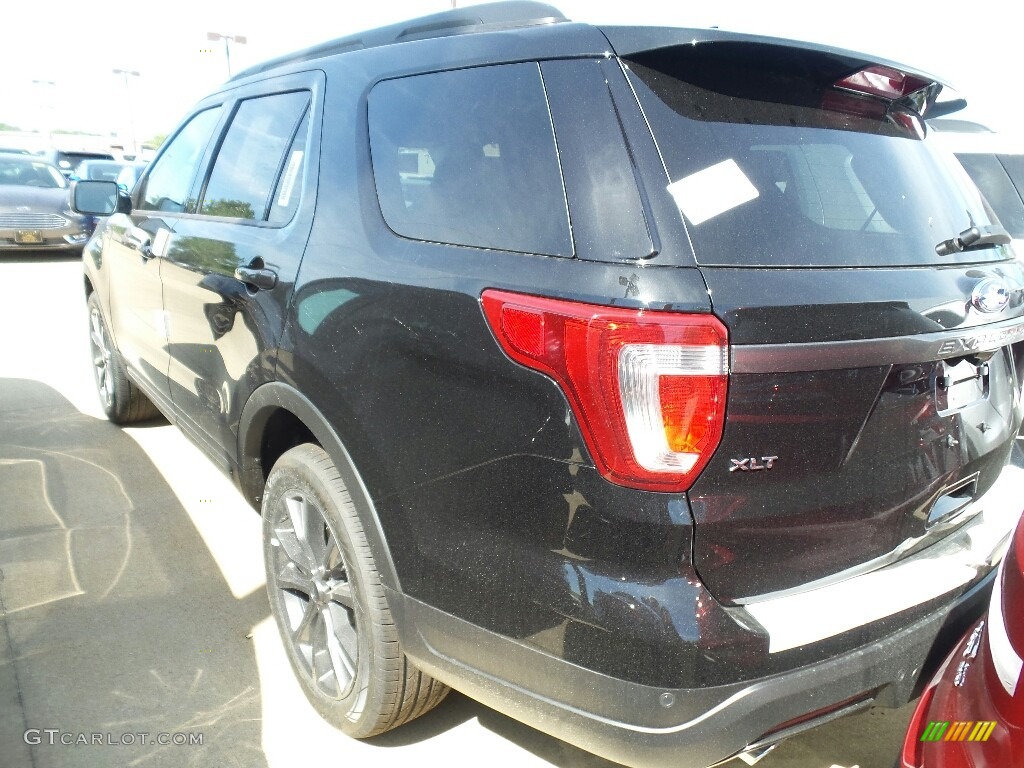 2018 Explorer XLT 4WD - Shadow Black / Ebony Black photo #3
