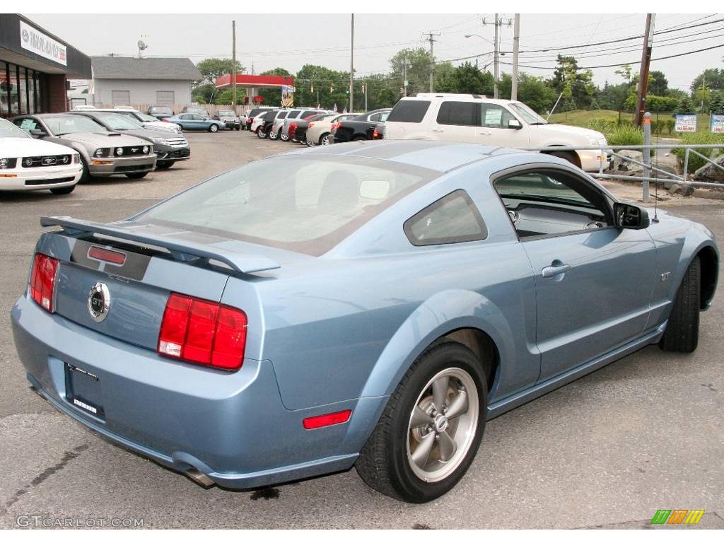 2005 Mustang GT Deluxe Coupe - Windveil Blue Metallic / Dark Charcoal photo #5