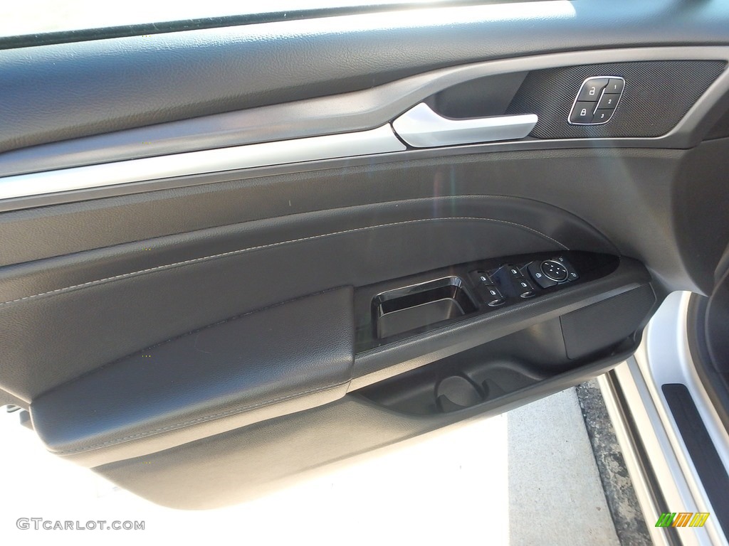 2013 Fusion Titanium AWD - Ingot Silver Metallic / Charcoal Black photo #18