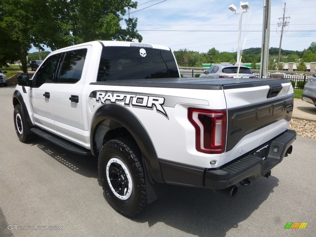 2017 F150 SVT Raptor SuperCrew 4x4 - Oxford White / Raptor Black photo #8
