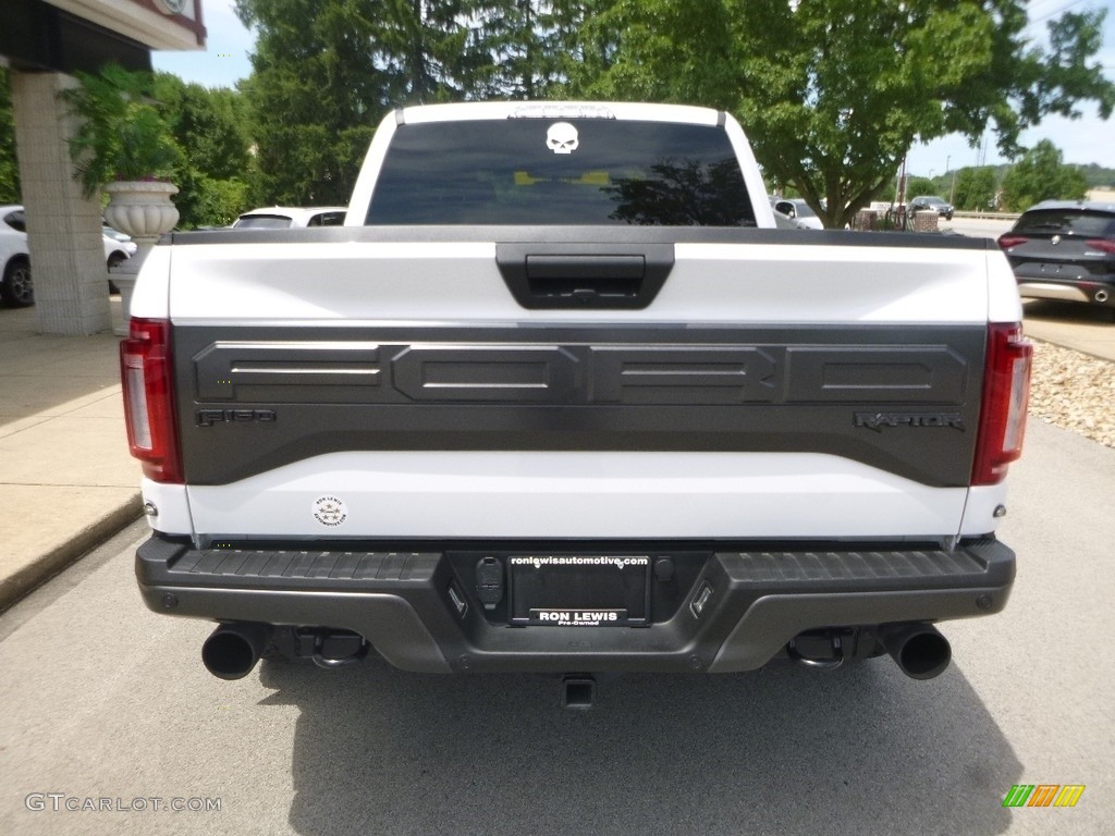 2017 F150 SVT Raptor SuperCrew 4x4 - Oxford White / Raptor Black photo #9