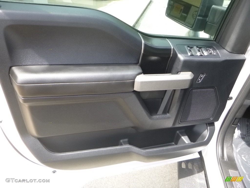 2017 F150 SVT Raptor SuperCrew 4x4 - Oxford White / Raptor Black photo #12