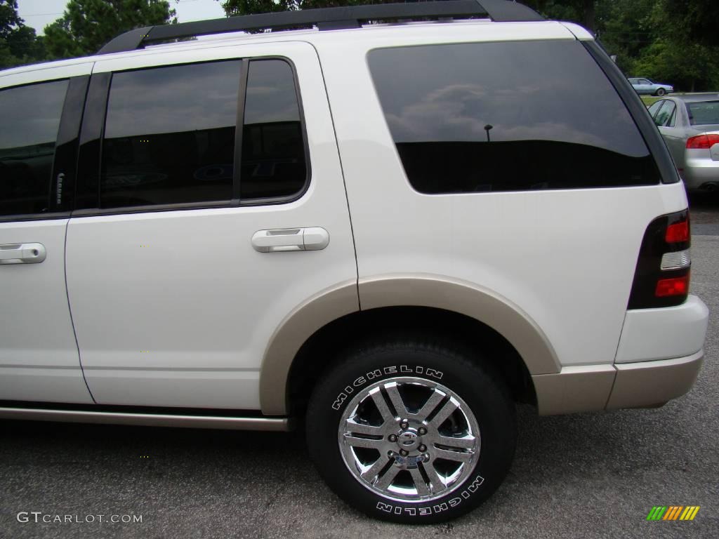 2008 Explorer Eddie Bauer - White Suede / Camel photo #23