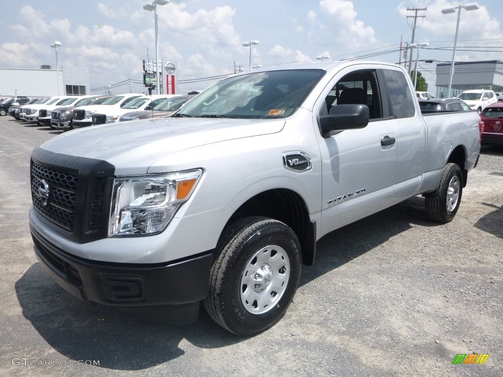 2018 TITAN XD S King Cab 4x4 - Brilliant Silver / Black photo #8