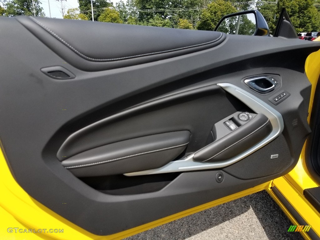 2018 Chevrolet Camaro SS Coupe Jet Black Door Panel Photo #128267306