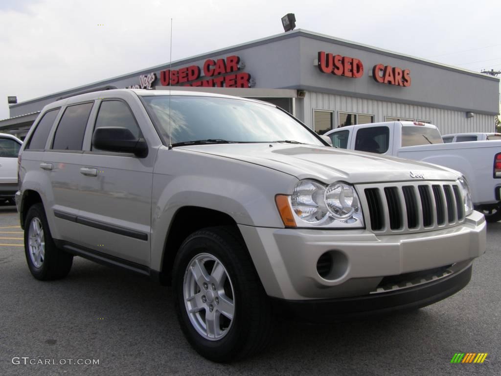 2007 Grand Cherokee Laredo - Light Graystone Pearl / Khaki photo #1