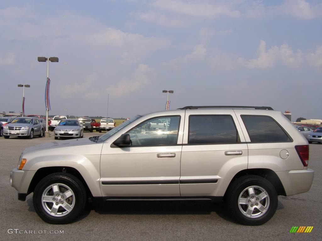 2007 Grand Cherokee Laredo - Light Graystone Pearl / Khaki photo #6