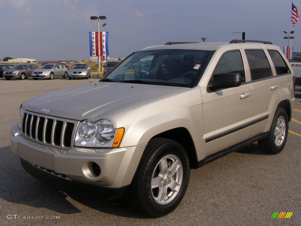 2007 Grand Cherokee Laredo - Light Graystone Pearl / Khaki photo #7