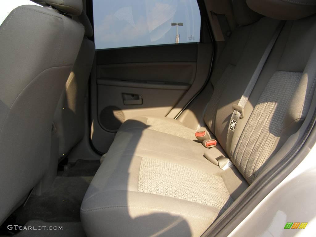 2007 Grand Cherokee Laredo - Light Graystone Pearl / Khaki photo #10