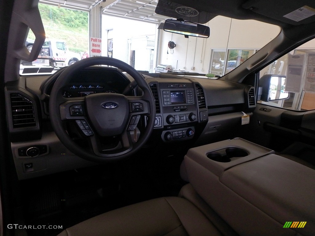 2018 F150 XL SuperCab 4x4 - Ingot Silver / Earth Gray photo #6