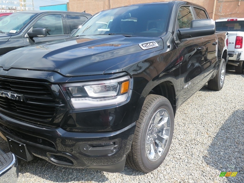 2019 1500 Big Horn Crew Cab 4x4 - Diamond Black Crystal Pearl / Black photo #1