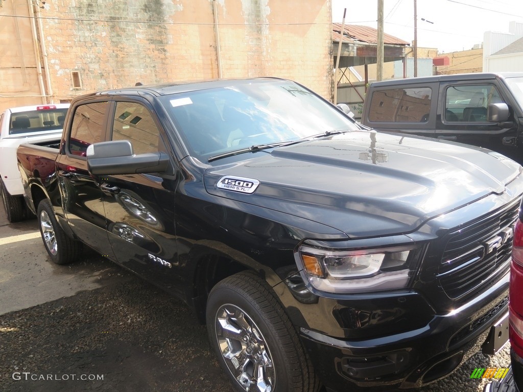 2019 1500 Big Horn Crew Cab 4x4 - Diamond Black Crystal Pearl / Black photo #2