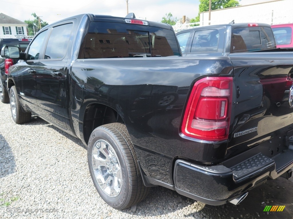 2019 1500 Big Horn Crew Cab 4x4 - Diamond Black Crystal Pearl / Black photo #3
