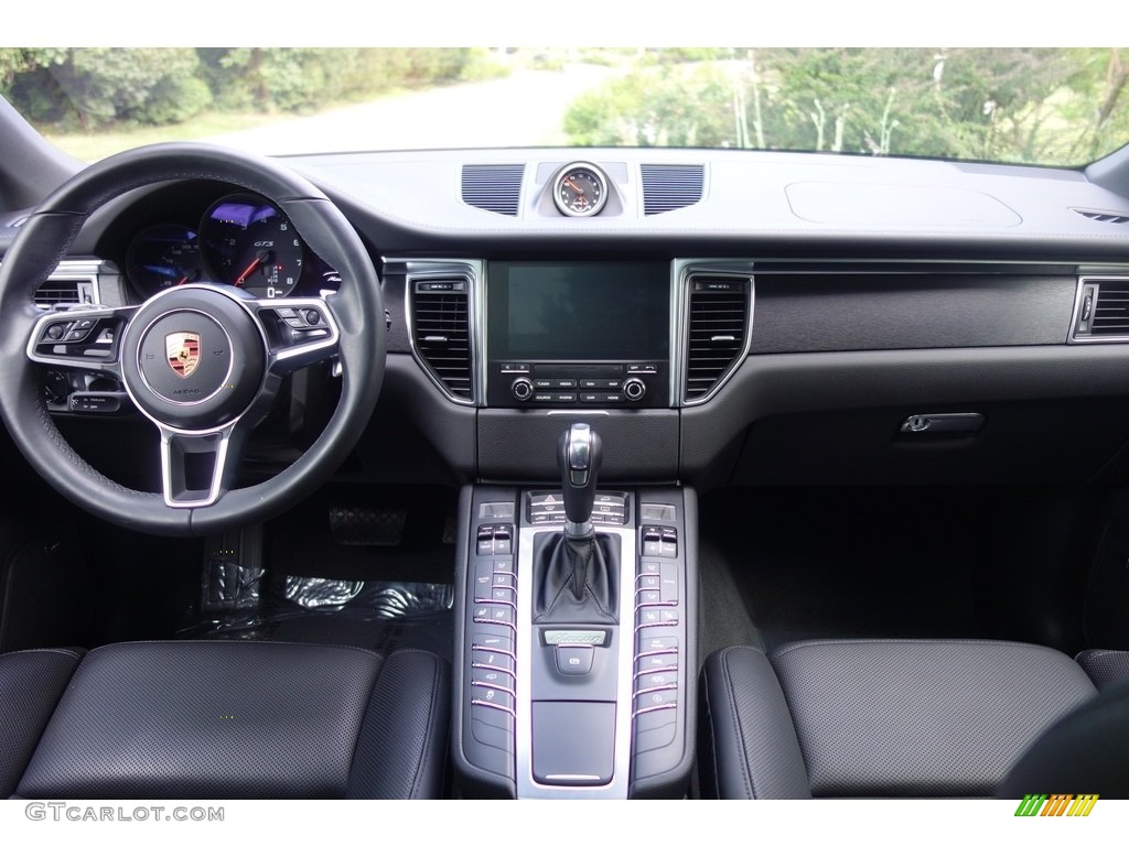 2018 Porsche Macan GTS Black Dashboard Photo #128309710