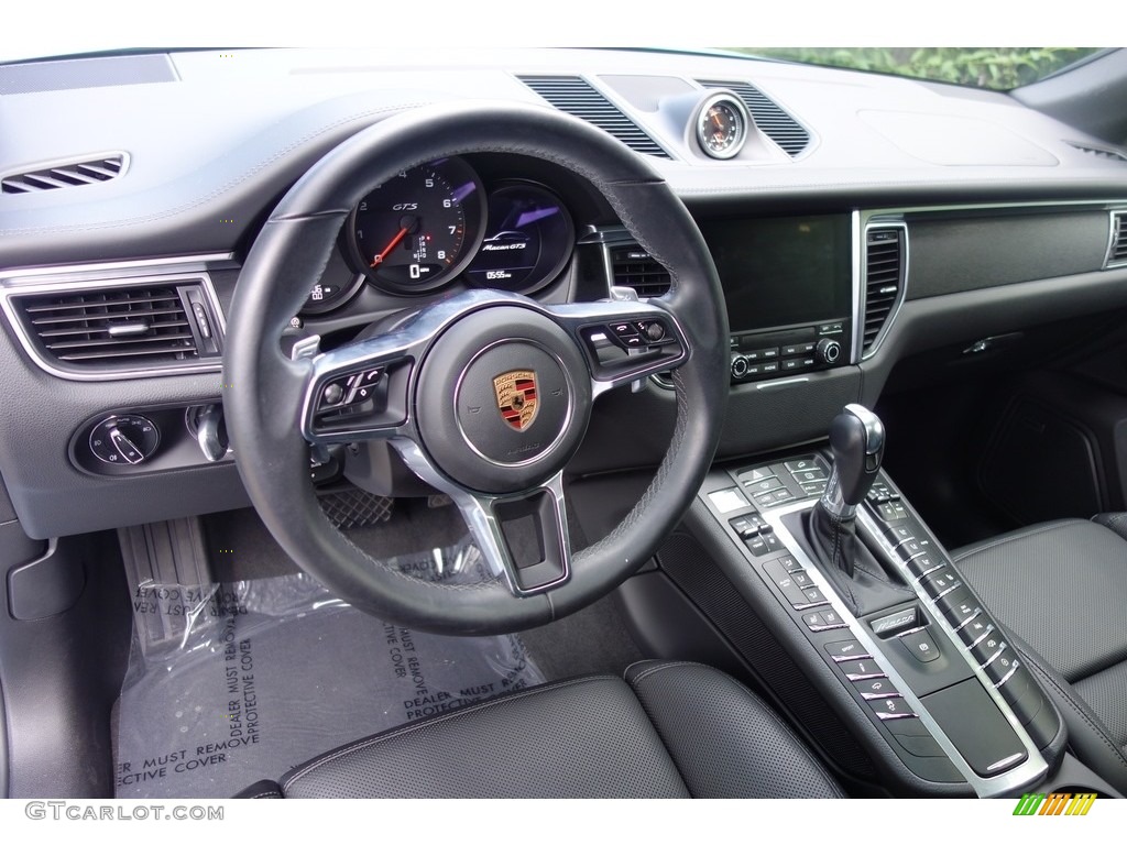 2018 Porsche Macan GTS Black Dashboard Photo #128309833