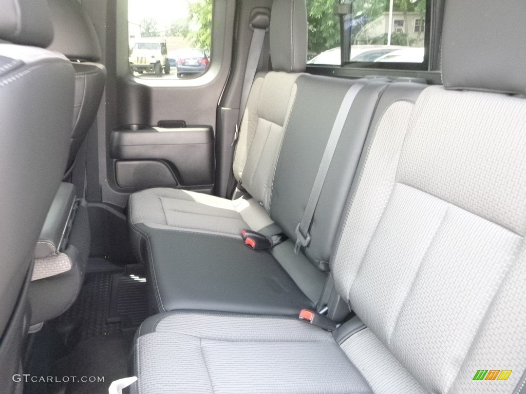2018 TITAN XD S King Cab 4x4 - Brilliant Silver / Black photo #14